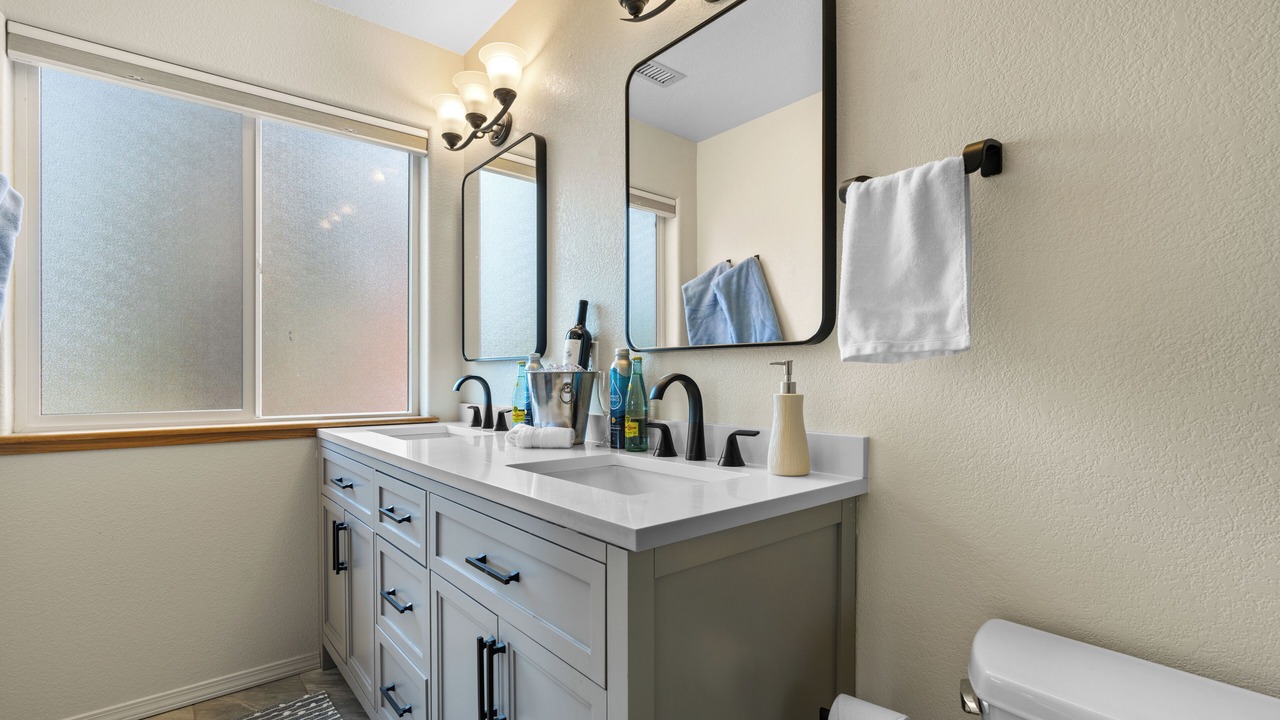 Photo of Bathroom in Switzer Mesa