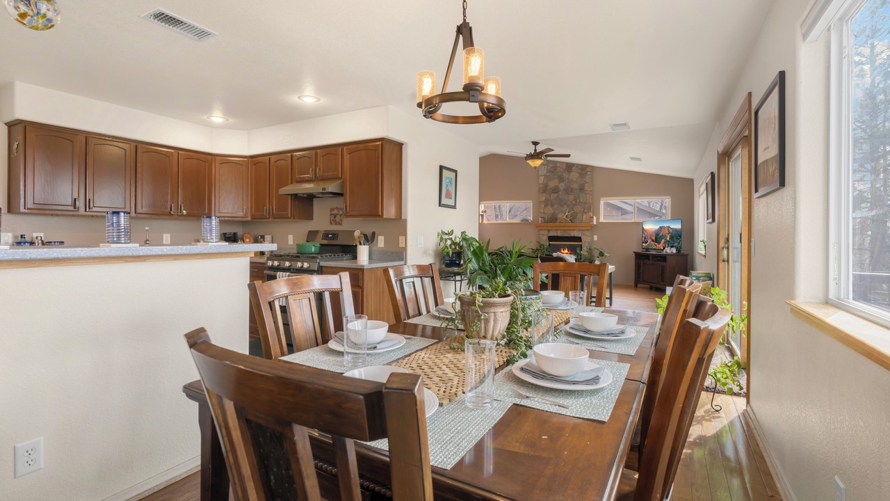 Photo of Livingroom in Switzer Mesa