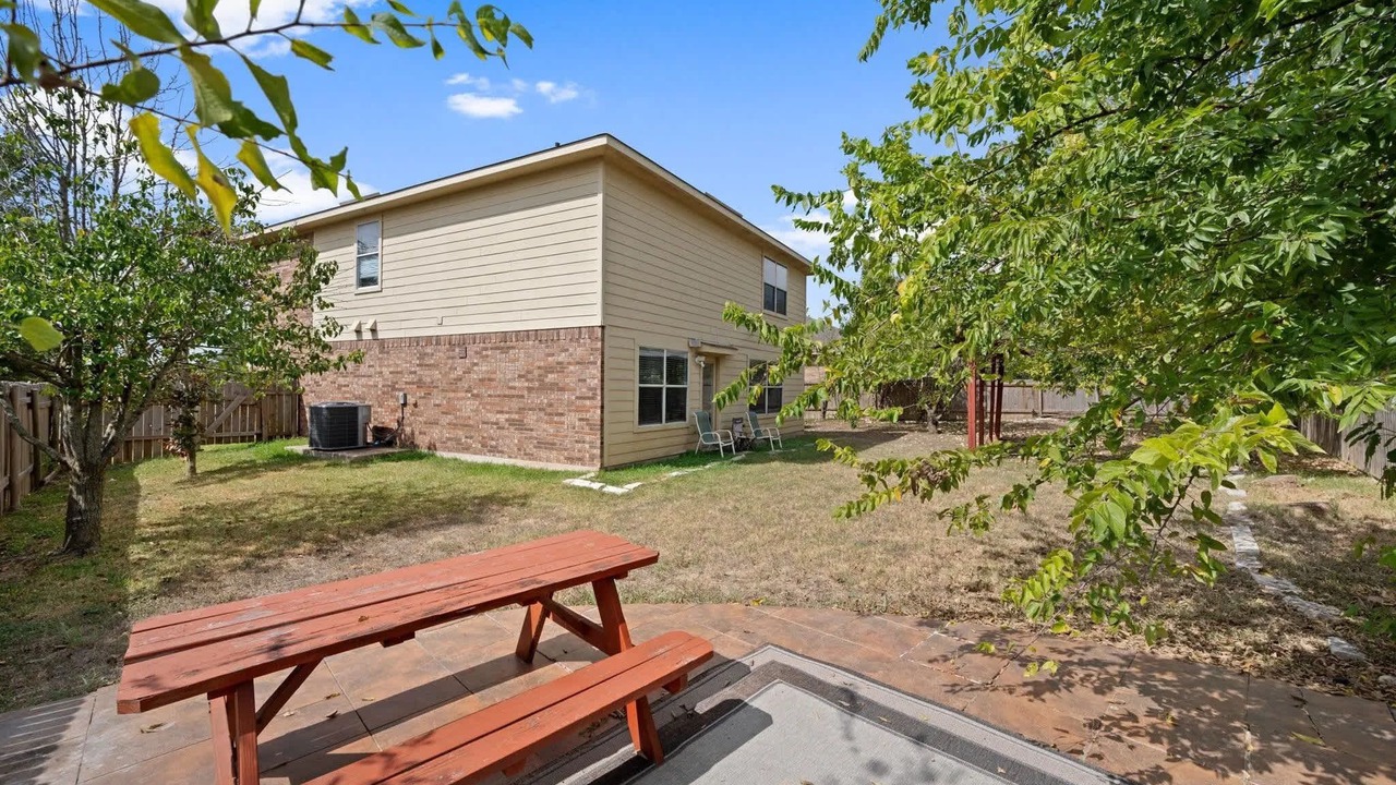 Photo of Outdoor in McNeil