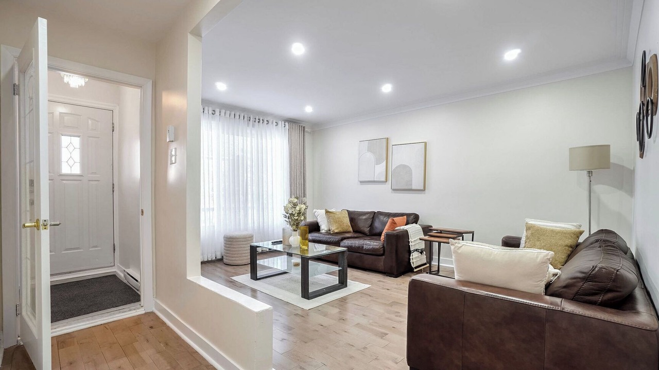 Photo of Livingroom in Ahuntsic-Cartierville