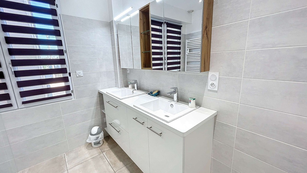 Photo of Bathroom in Saint-Pair-sur-Mer