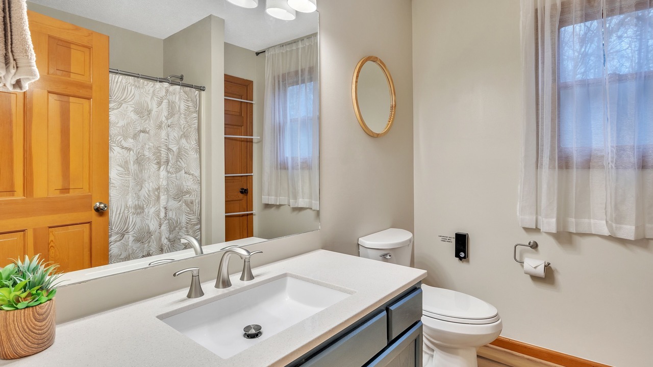 Photo of Bathroom in La Follette