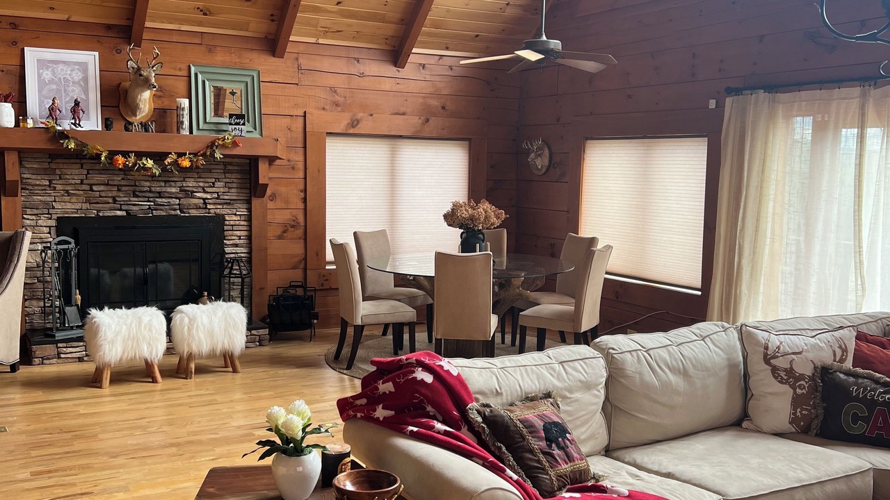 Photo of Livingroom in Piper Gap