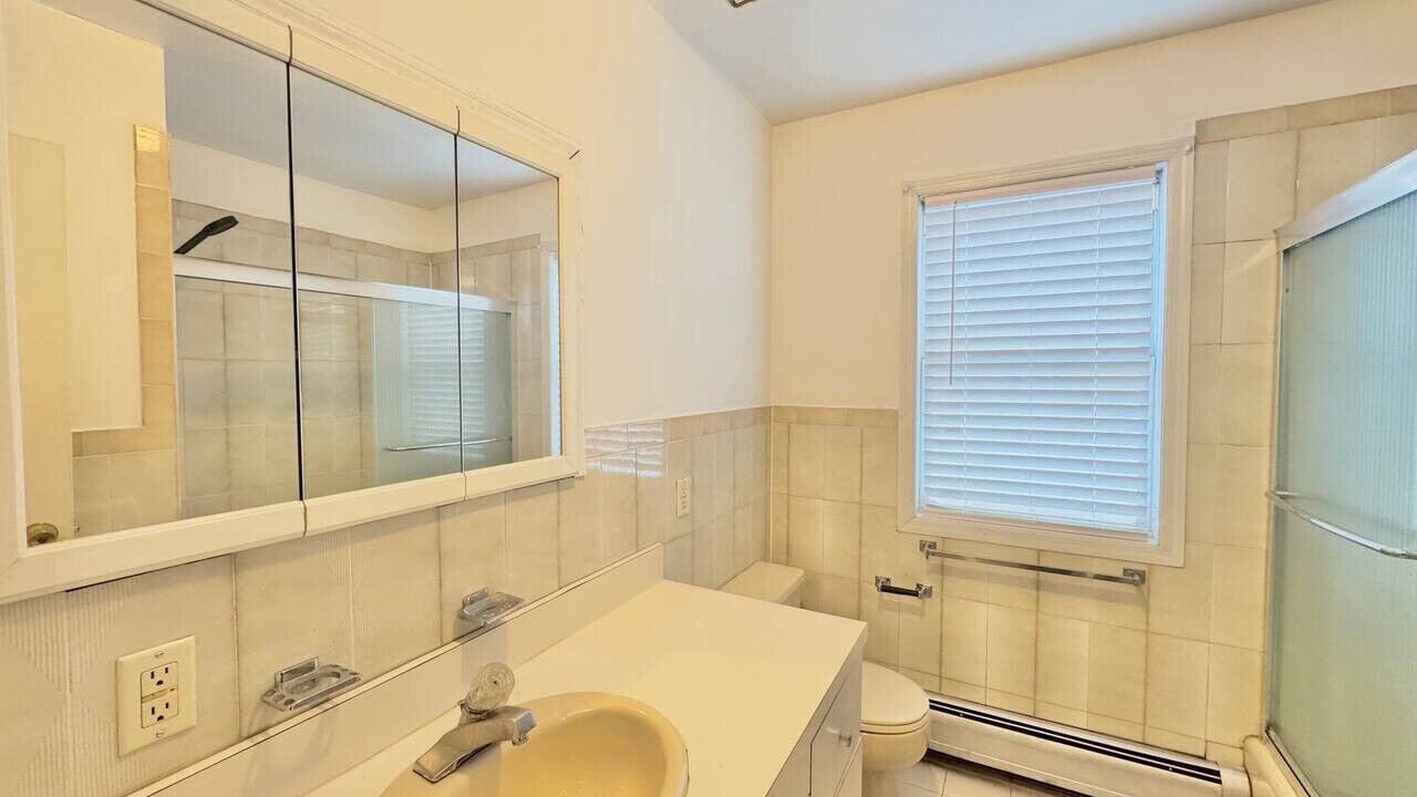 Photo of Others in Guttenberg