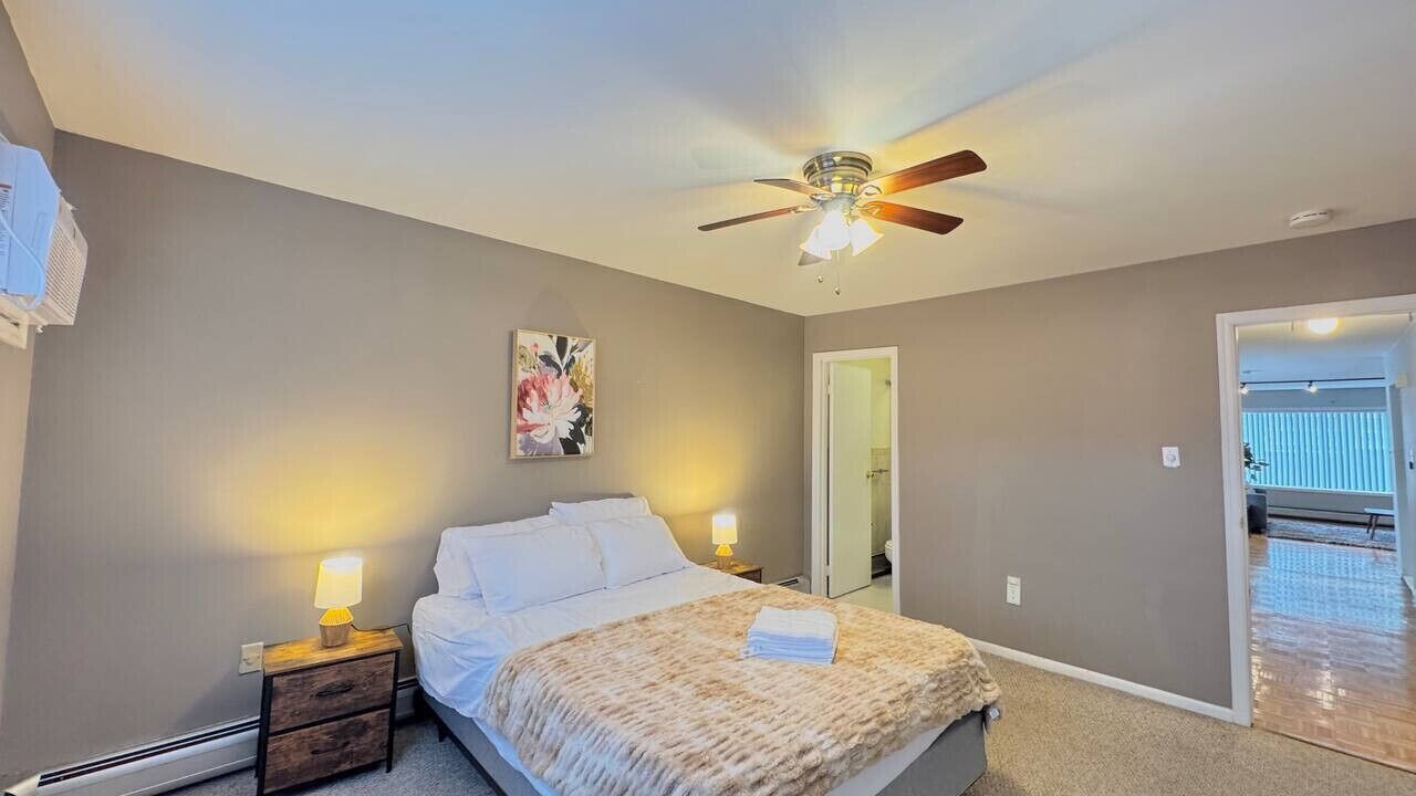 Photo of Others in Guttenberg