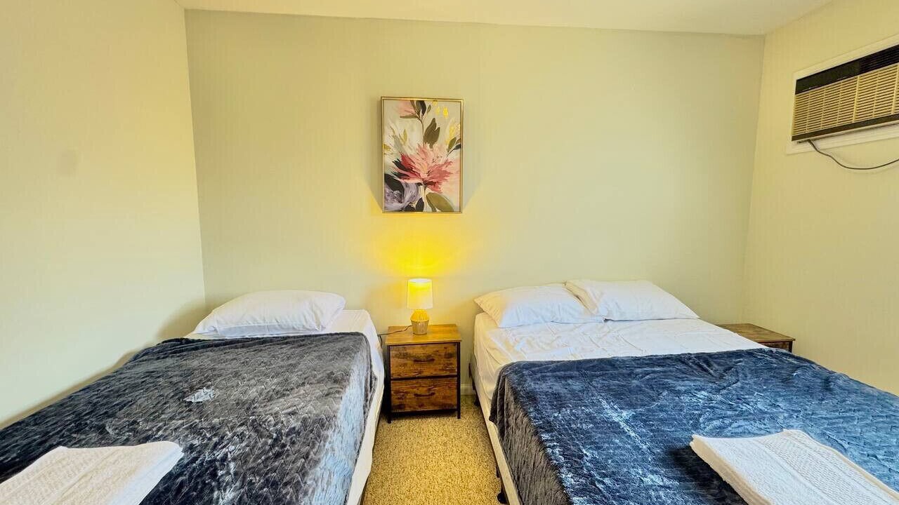 Photo of Others in Guttenberg