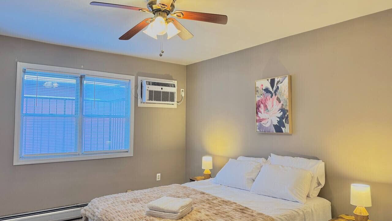 Photo of Others in Guttenberg