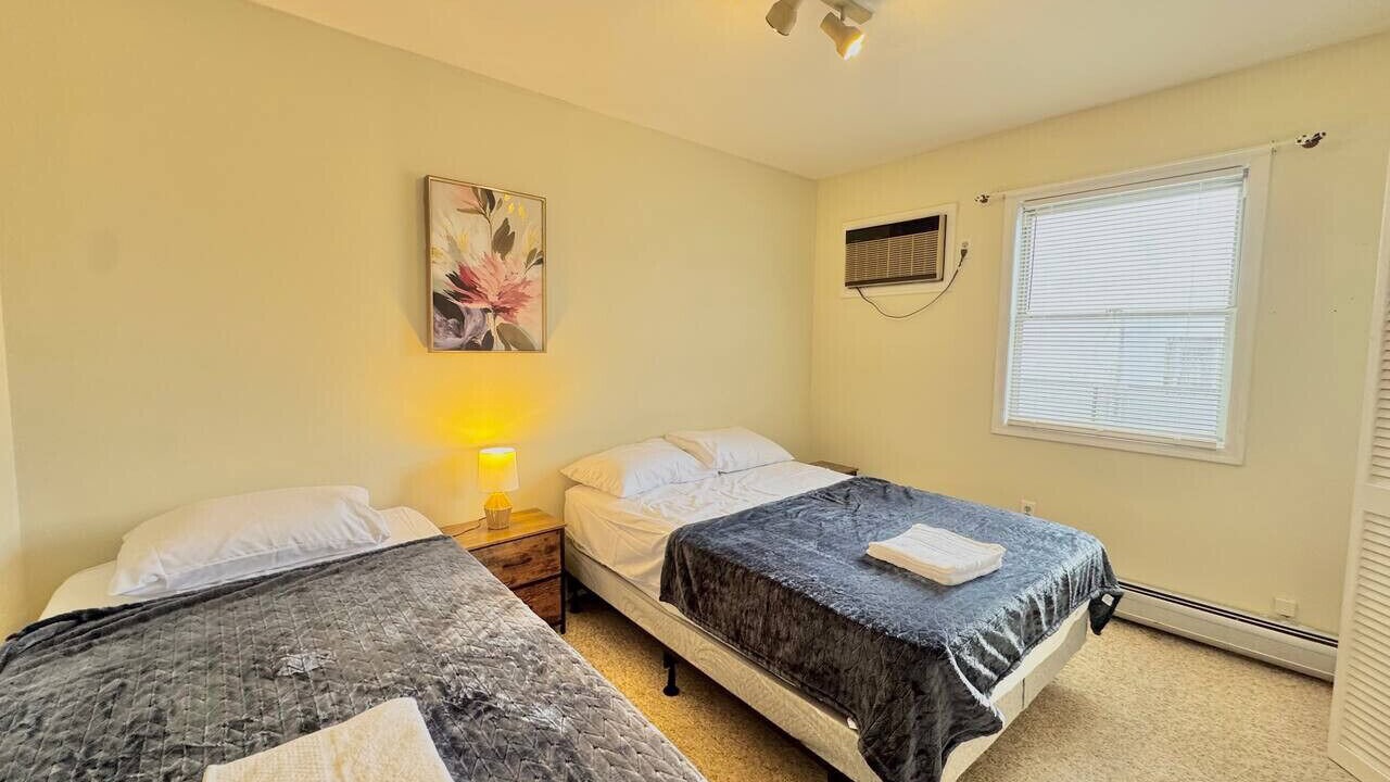 Photo of Others in Guttenberg