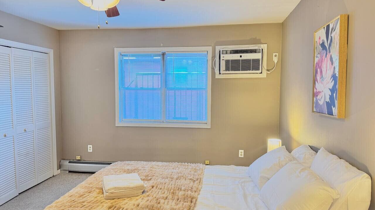 Photo of Others in Guttenberg