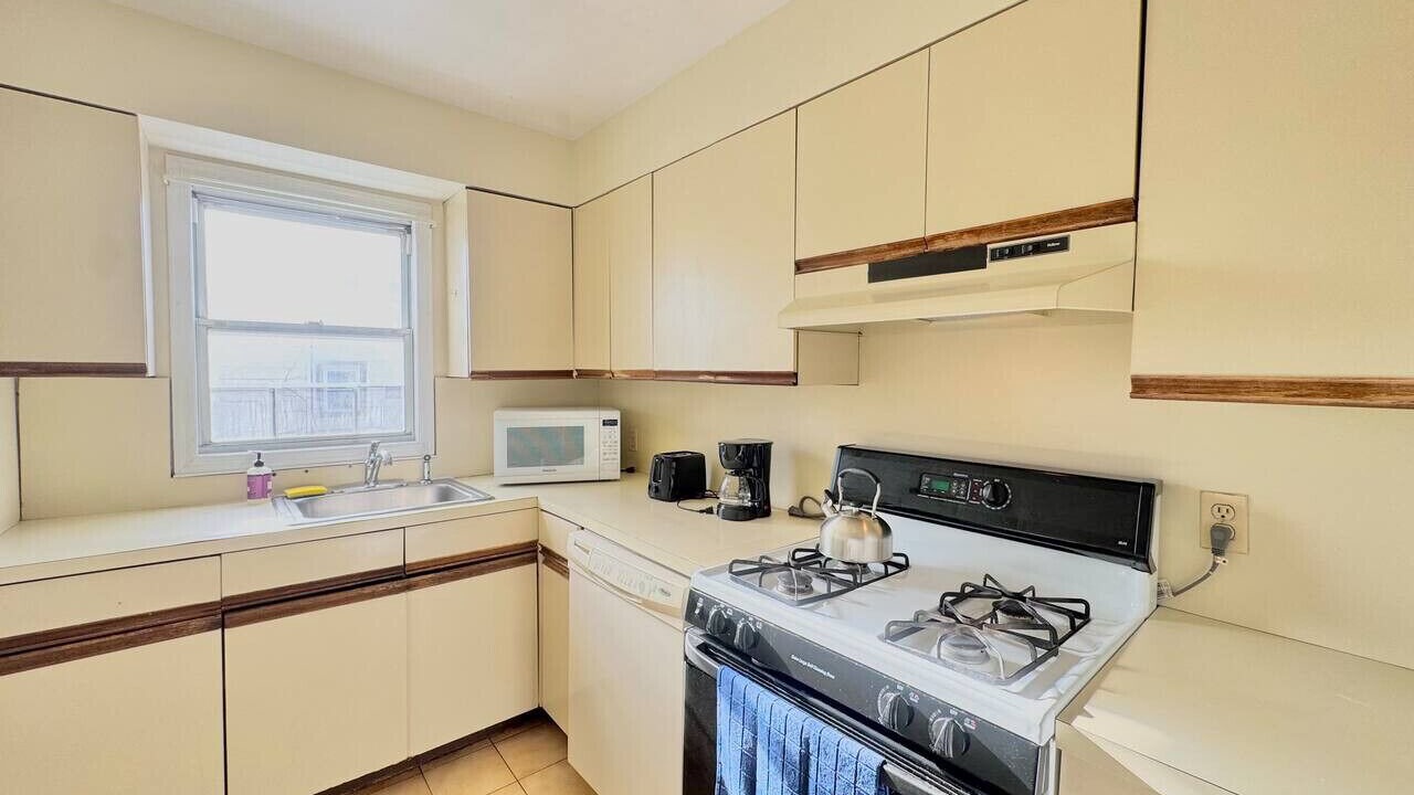 Photo of Kitchen in Guttenberg