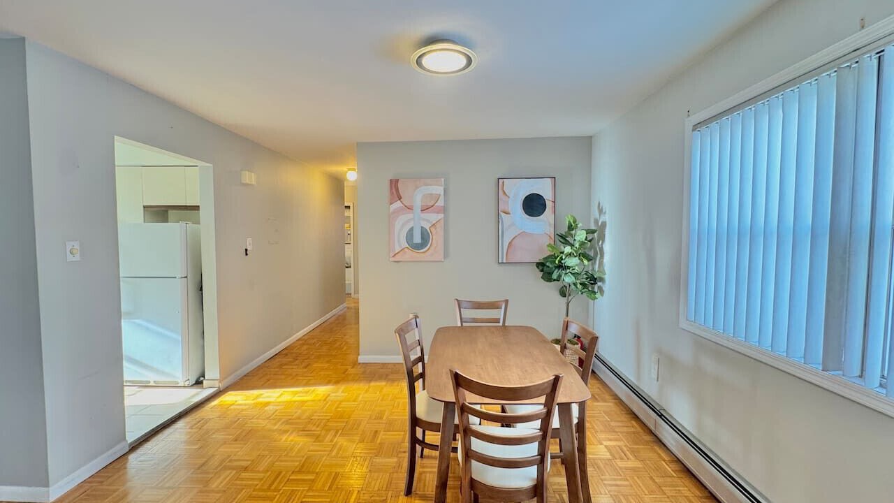 Photo of Others in Guttenberg