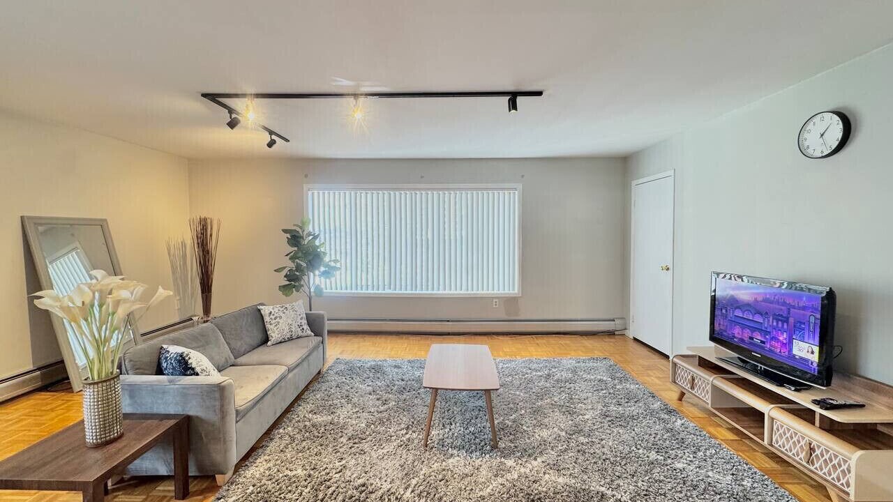 Photo of Others in Guttenberg