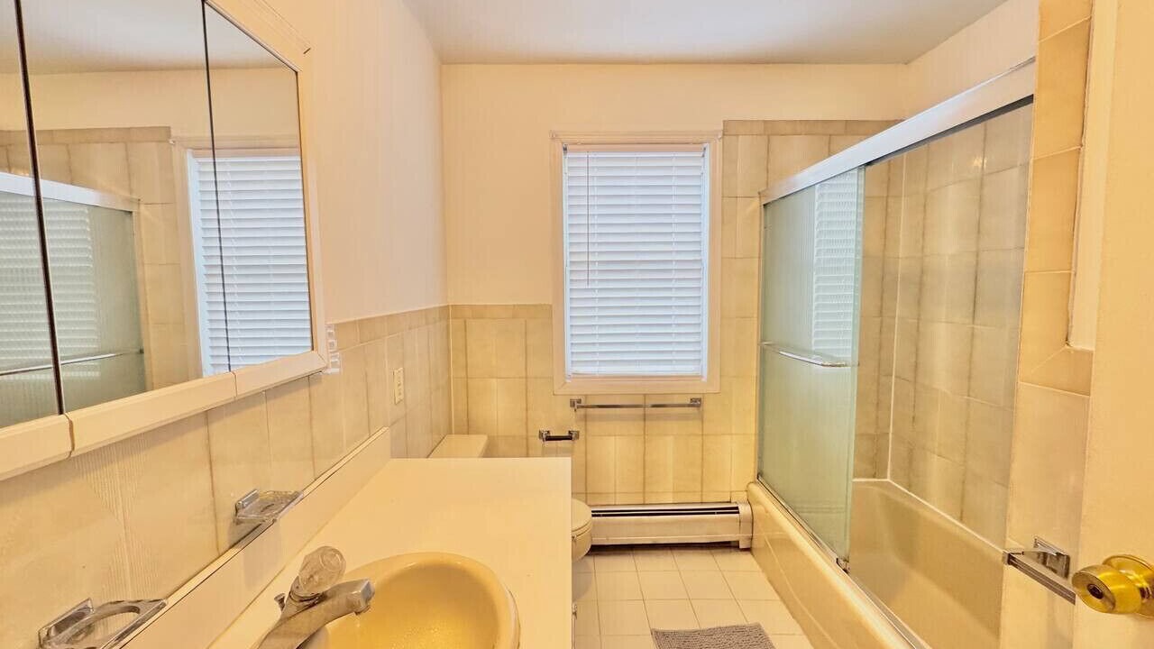 Photo of Others in Guttenberg