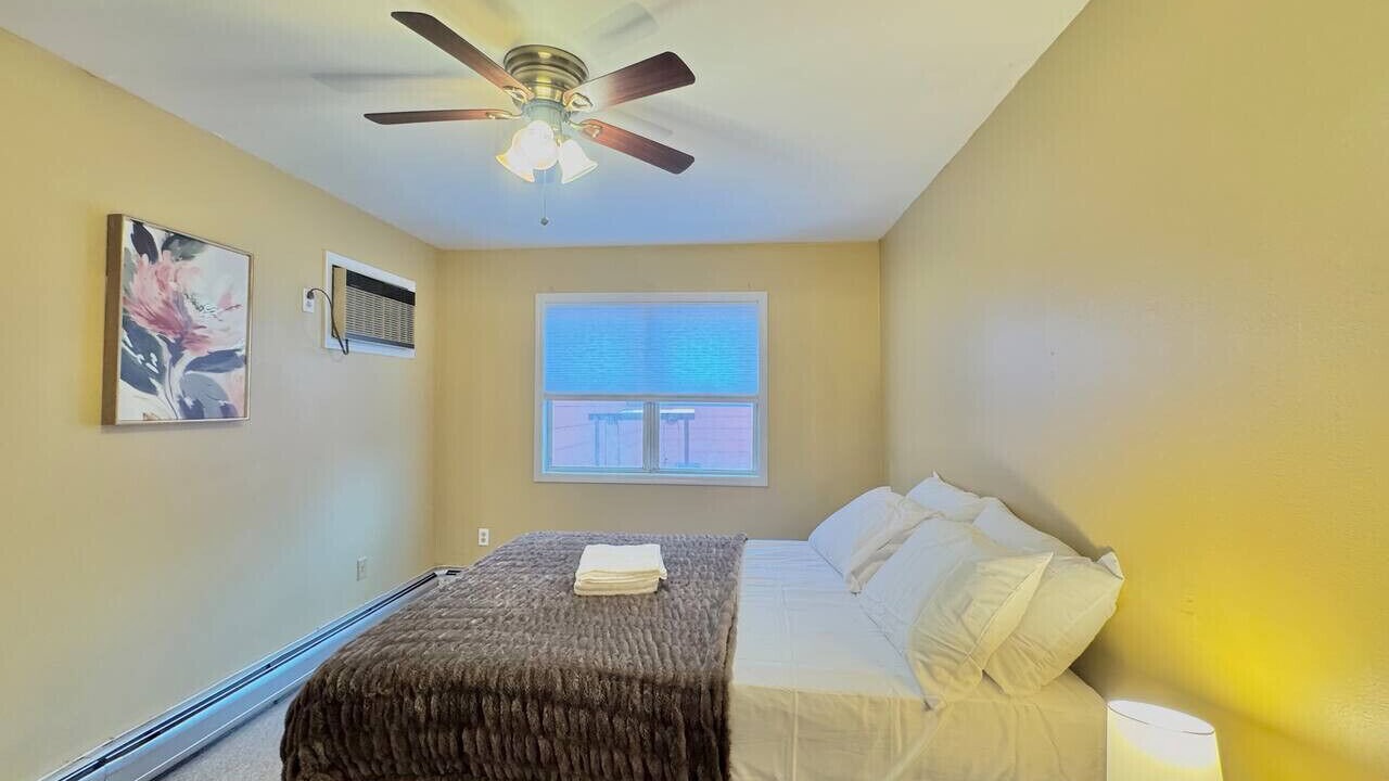 Photo of Others in Guttenberg