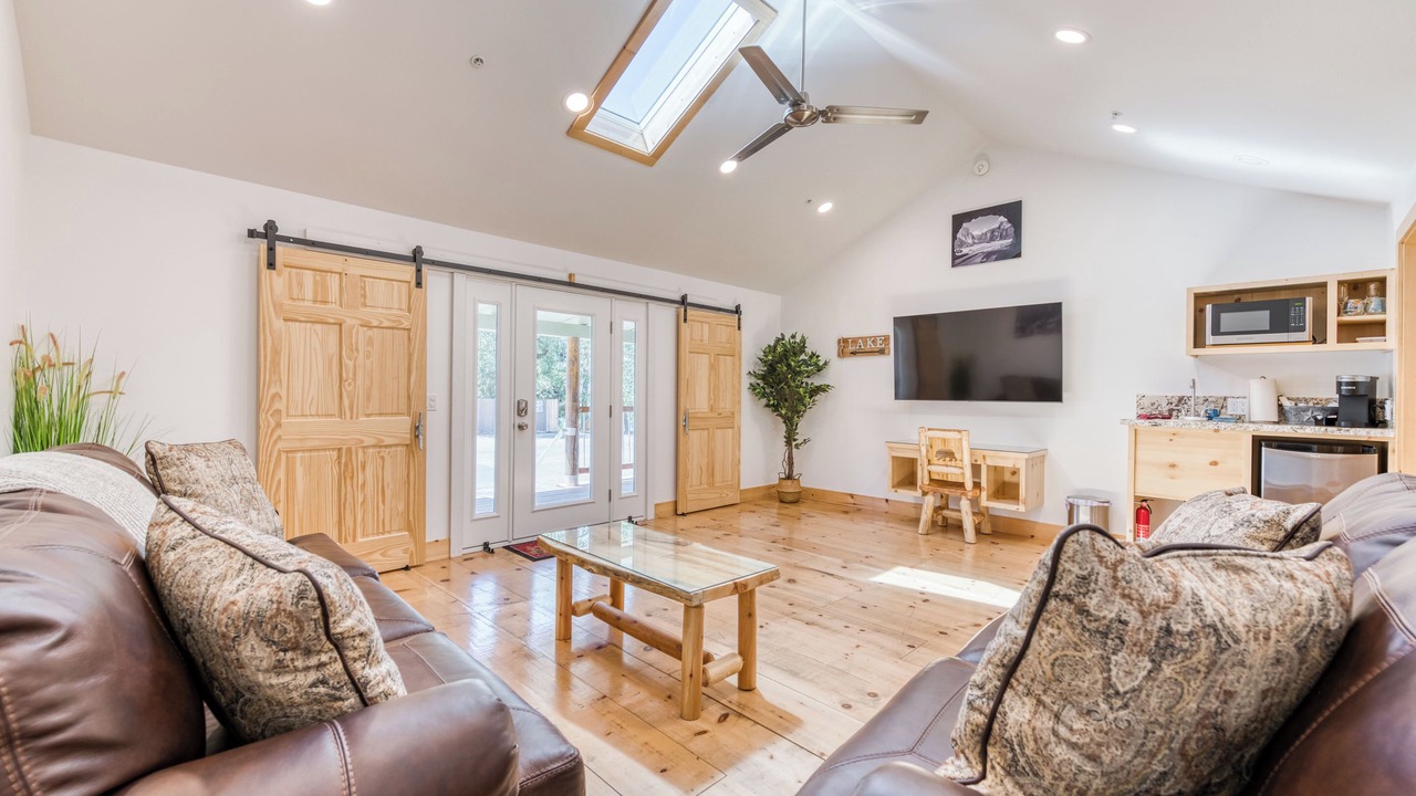 Photo of Livingroom in Bass Lake