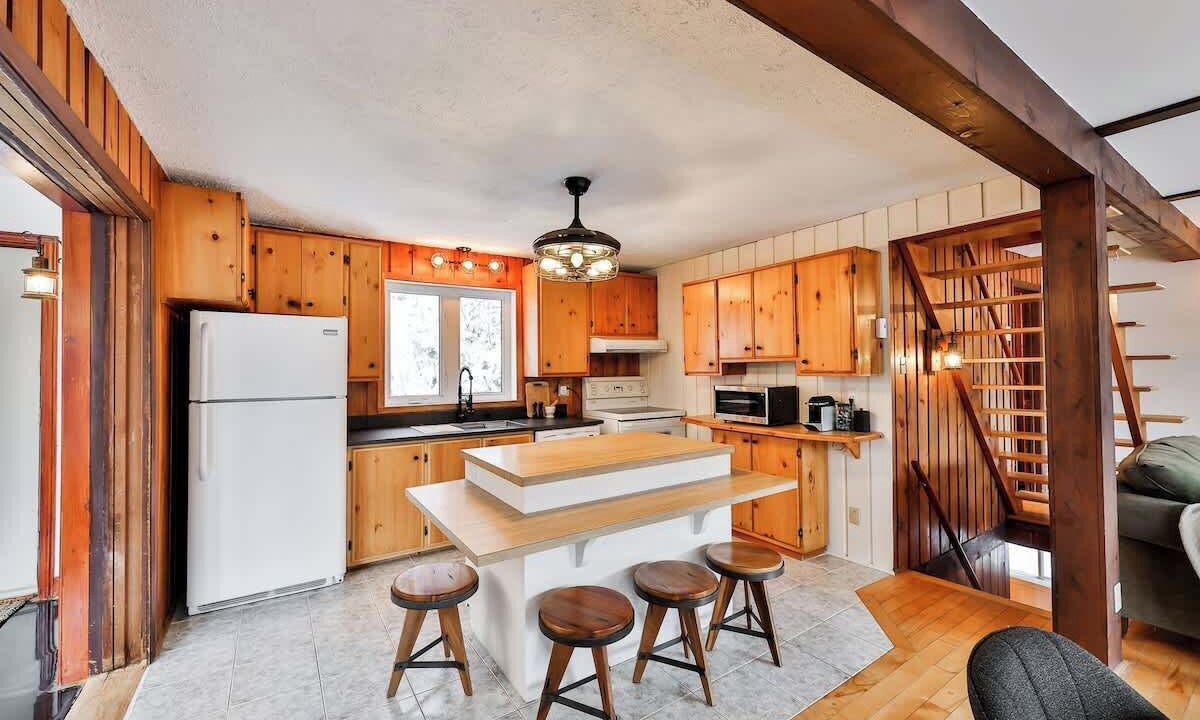Photo of Kitchen in Sainte-Marguerite-du-Lac-Masson