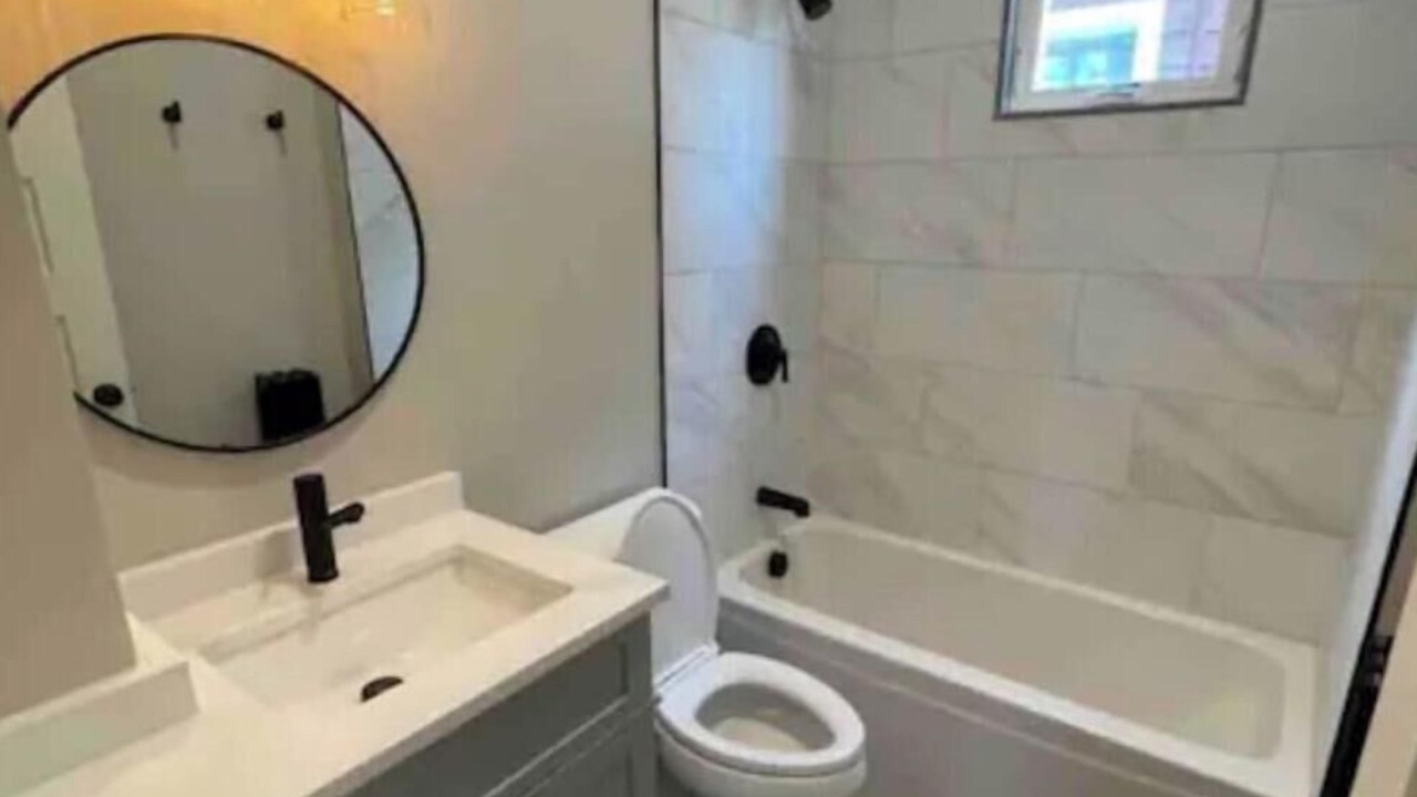 Photo of Bathroom in Meeting House Hill