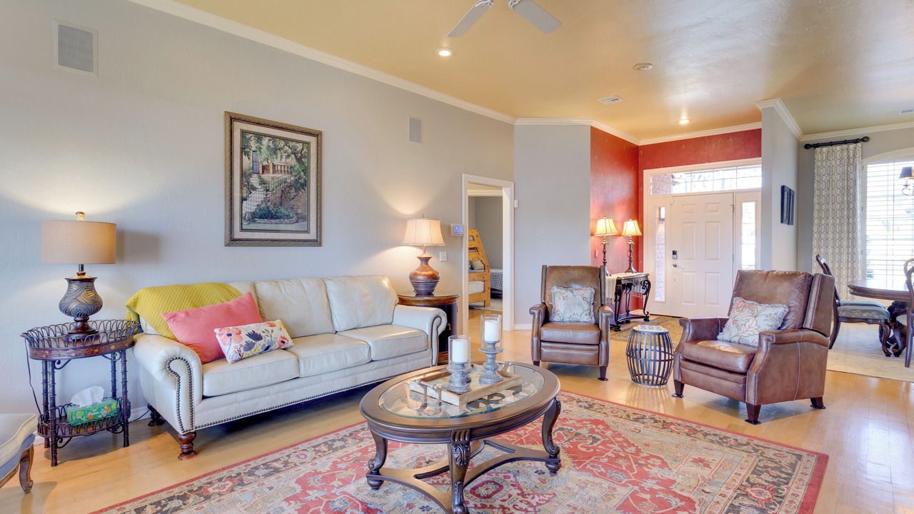 Photo of Livingroom in Guthrie