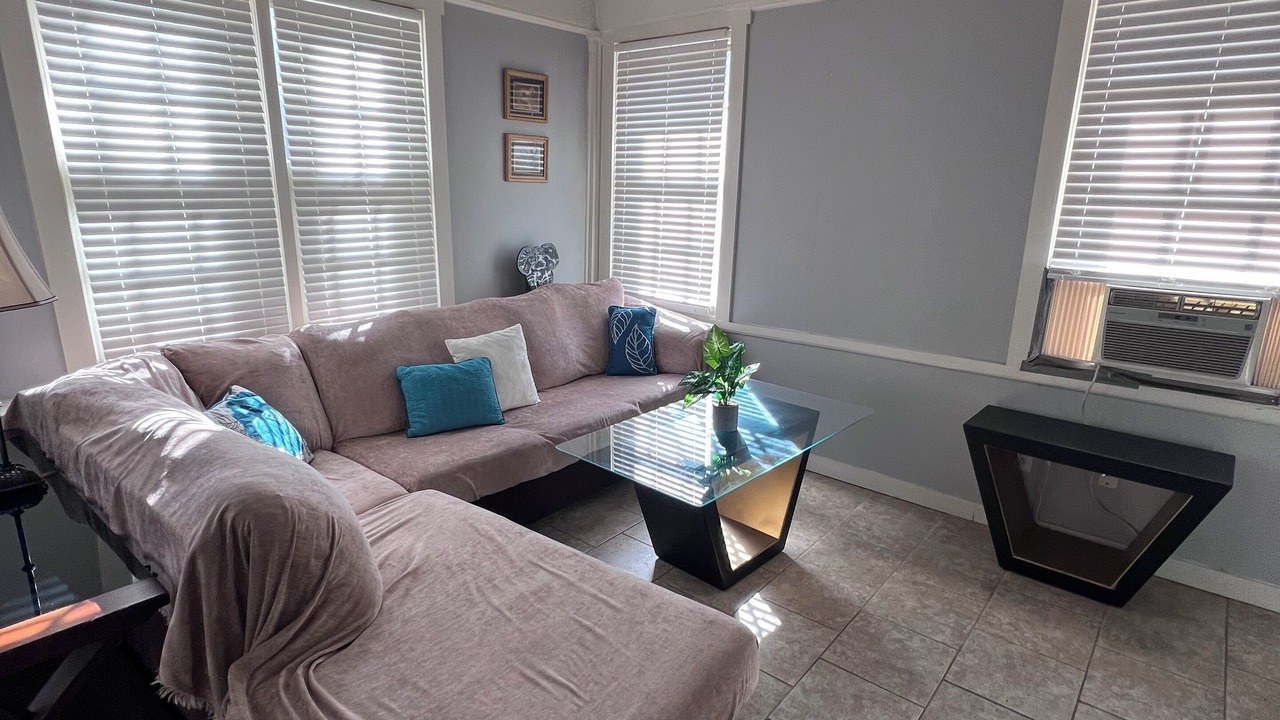 Photo of Livingroom in Central Gardens