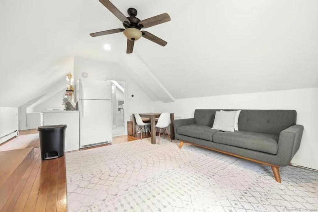 Photo of Livingroom in Black Rock Historic District