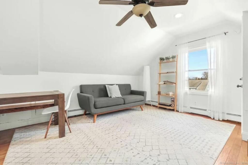 Photo of Livingroom in Black Rock Historic District