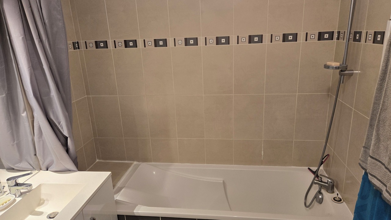 Photo of Bathroom in Cournonsec
