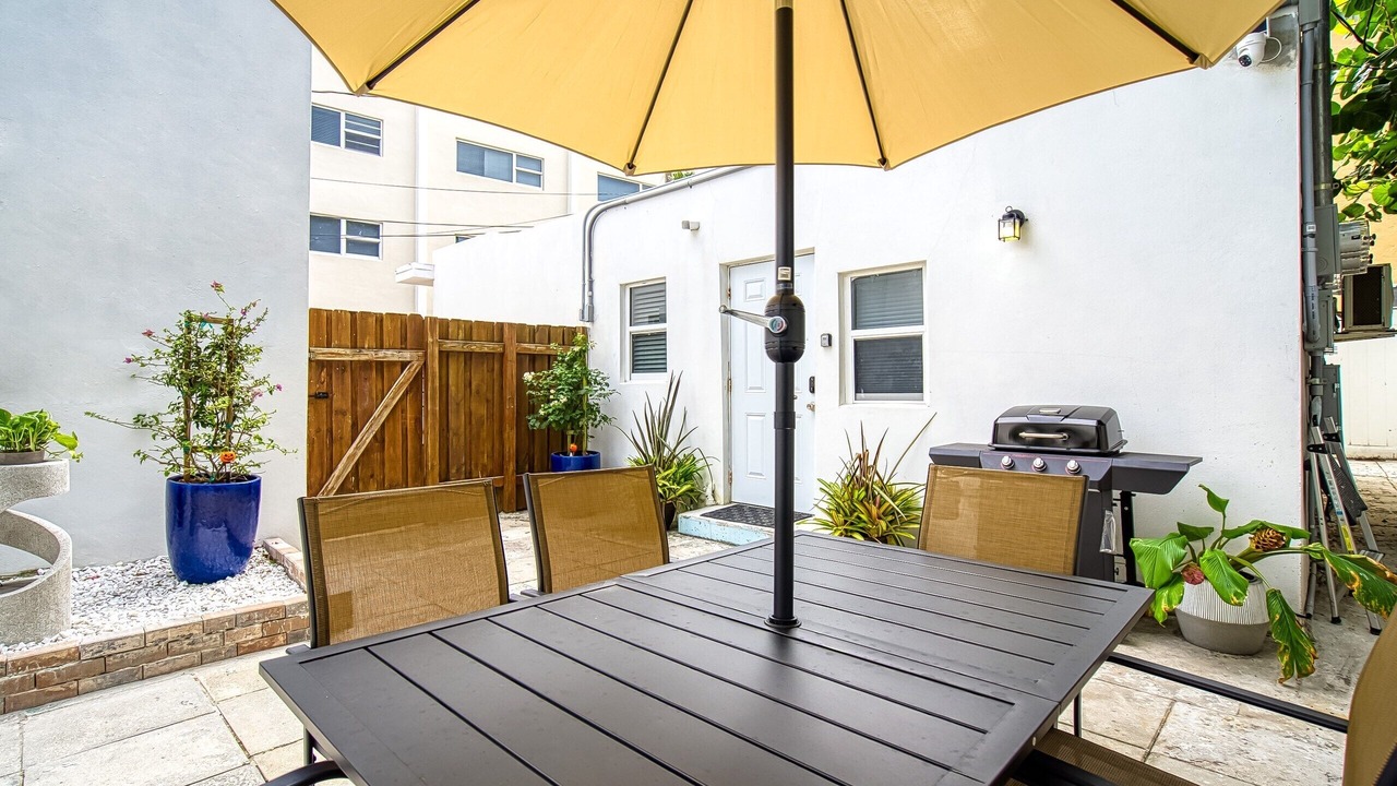 Photo of Outdoor in Hollywood South Central Beach