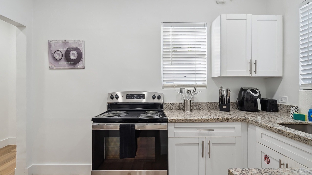Photo of Bedroom in Hollywood South Central Beach