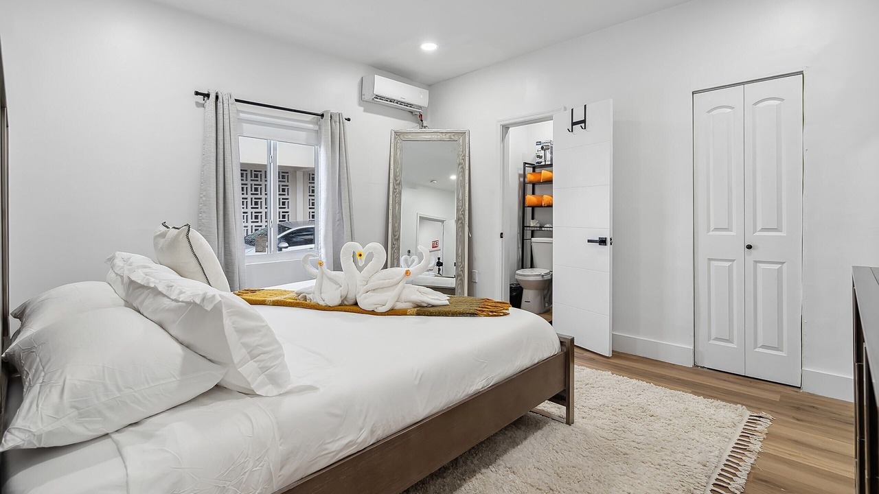 Photo of Bedroom in Hollywood South Central Beach