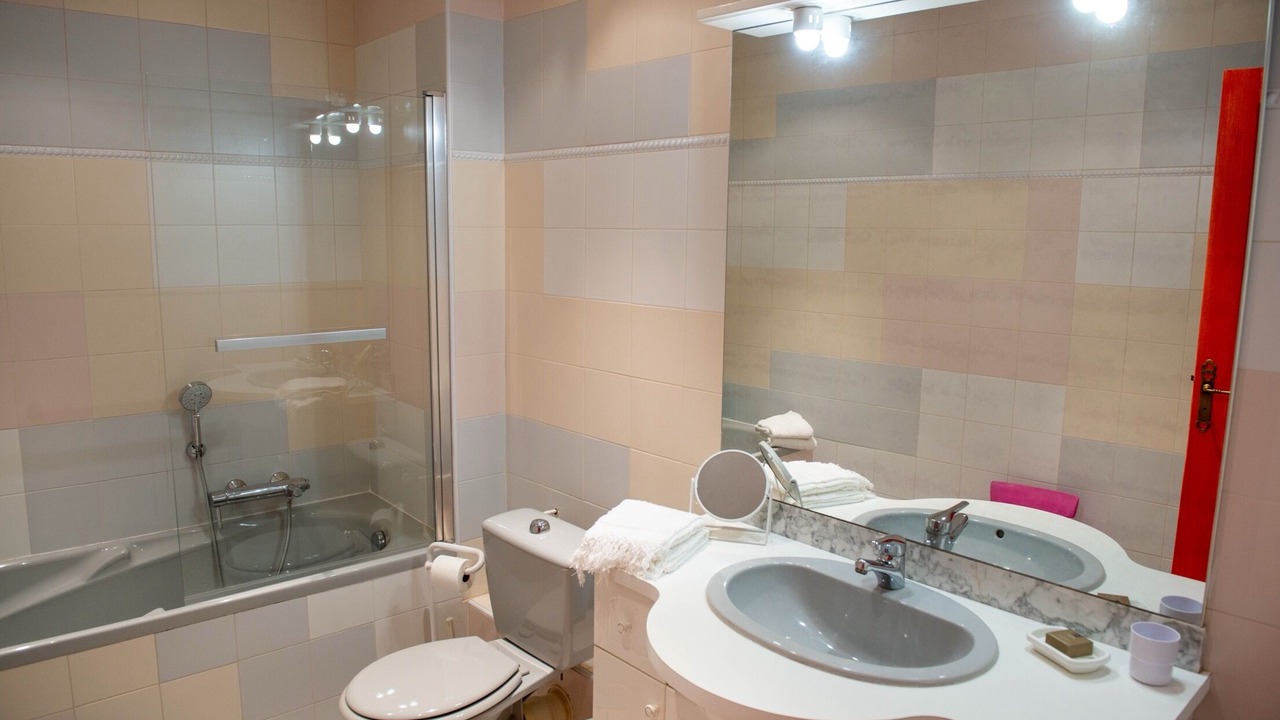 Photo of Bathroom in Aigues-Mortes Medieval City