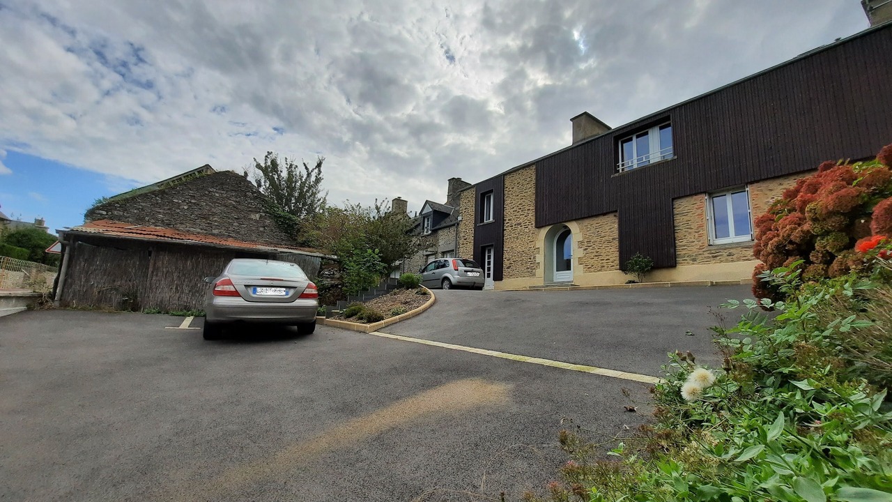 Photo of Others in Beauvoir