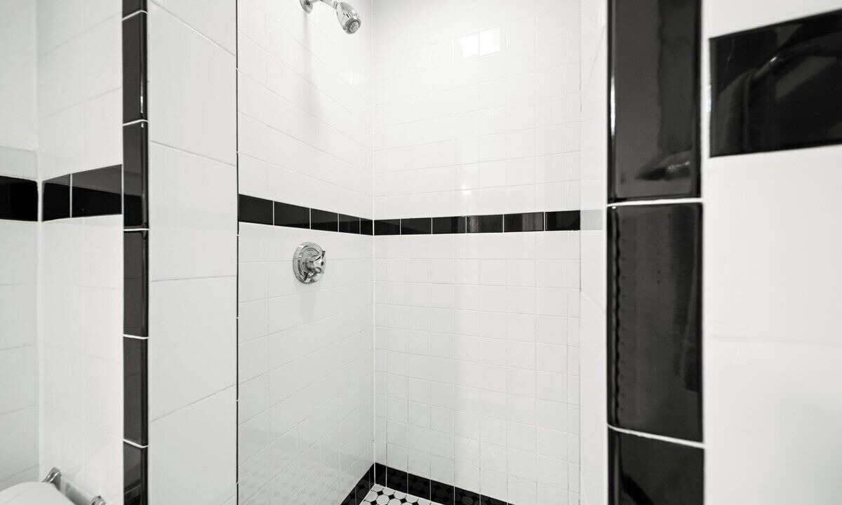 Photo of Others in Oak Square