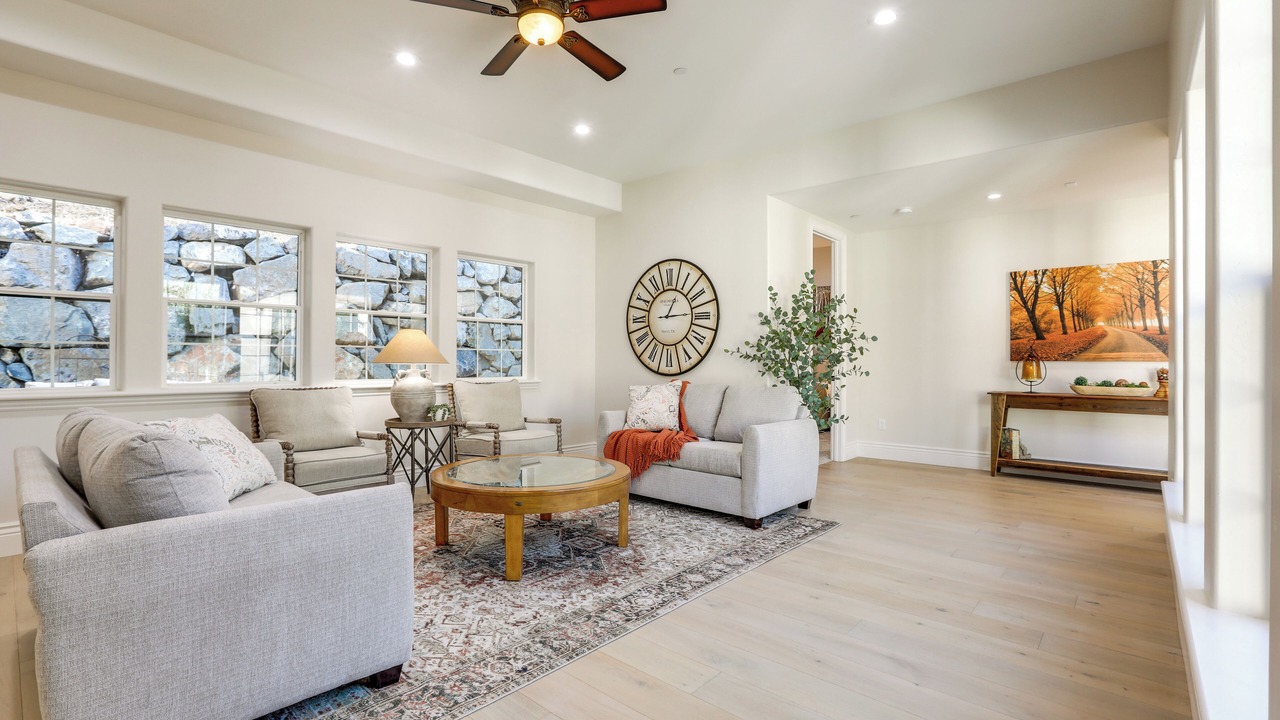 Photo of Livingroom in Auburn