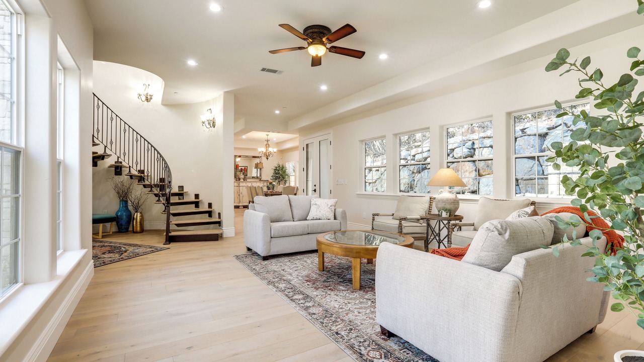 Photo of Livingroom in Auburn