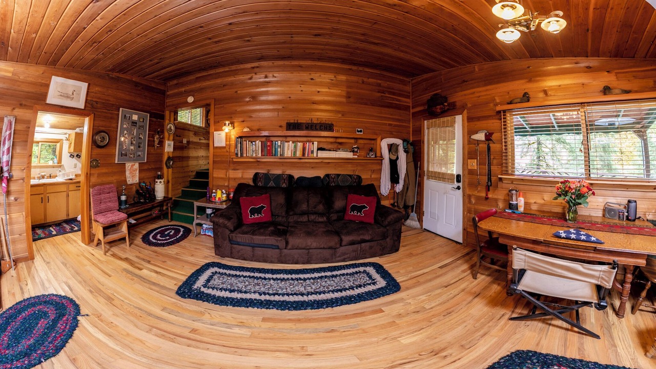 Photo of Bedroom in Kalama