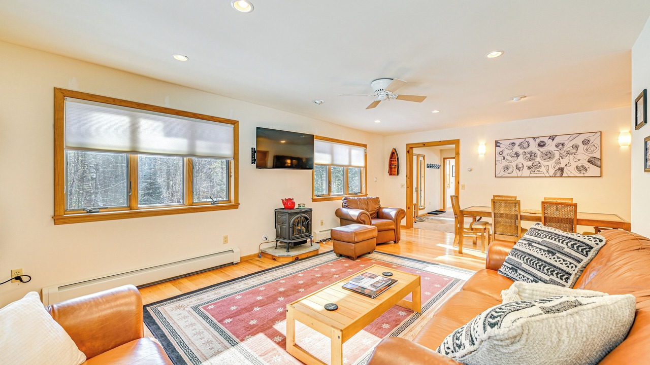 Photo of Livingroom in Adirondack