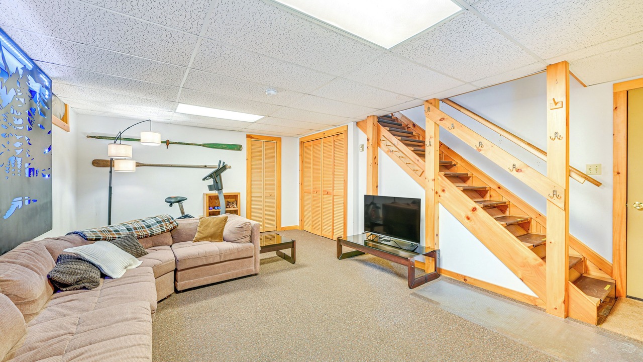 Photo of Livingroom in Adirondack