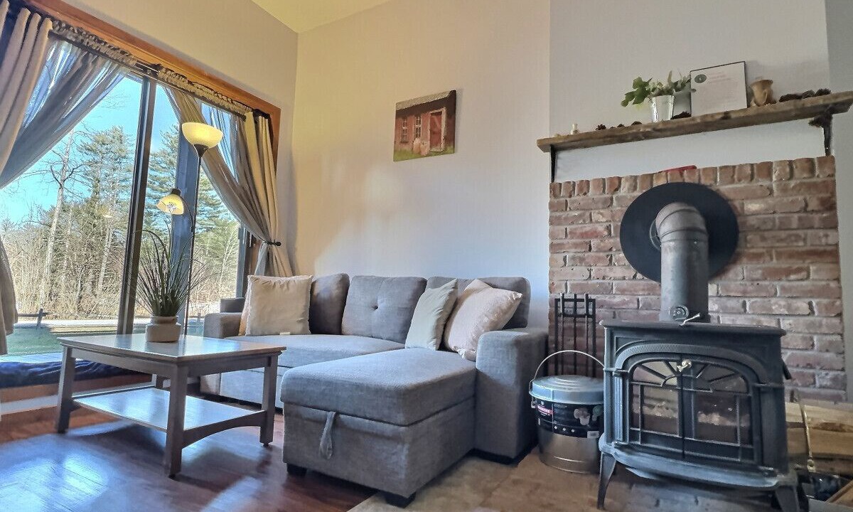 Photo of Livingroom in Pittsfield