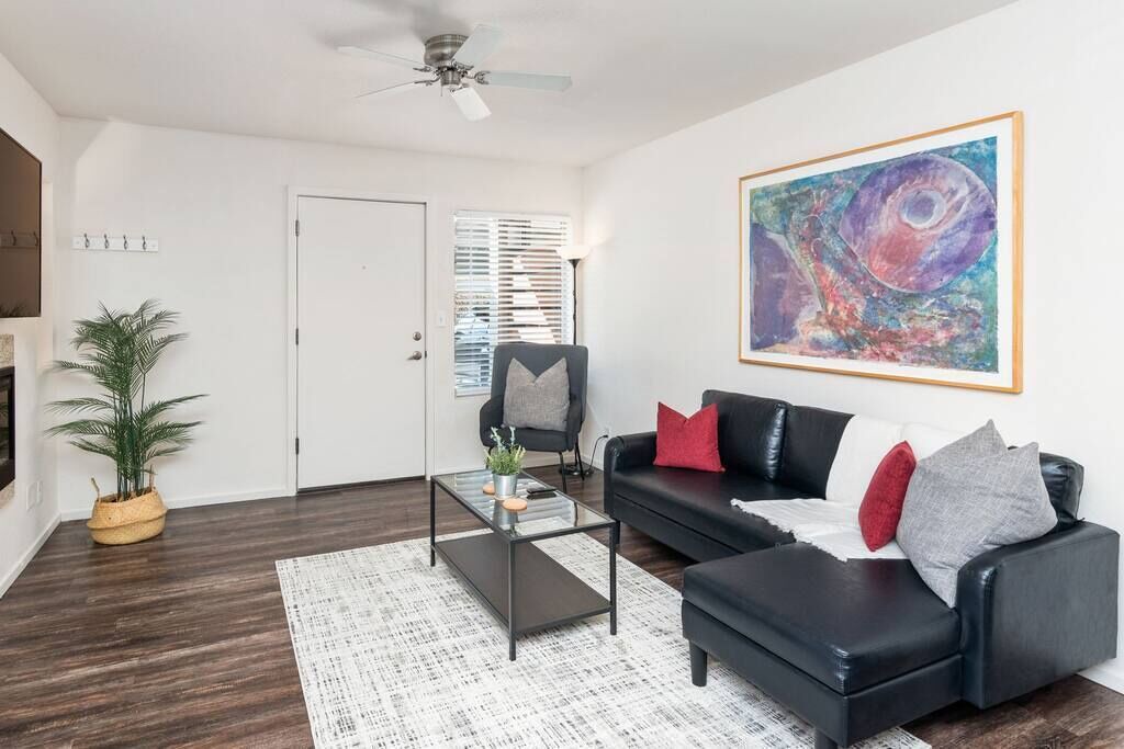 Photo of Livingroom in Prairie Village