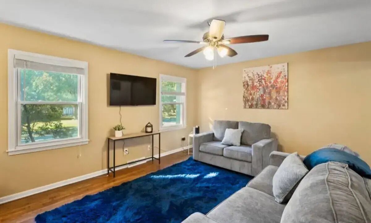 Photo of Livingroom in Lenexa