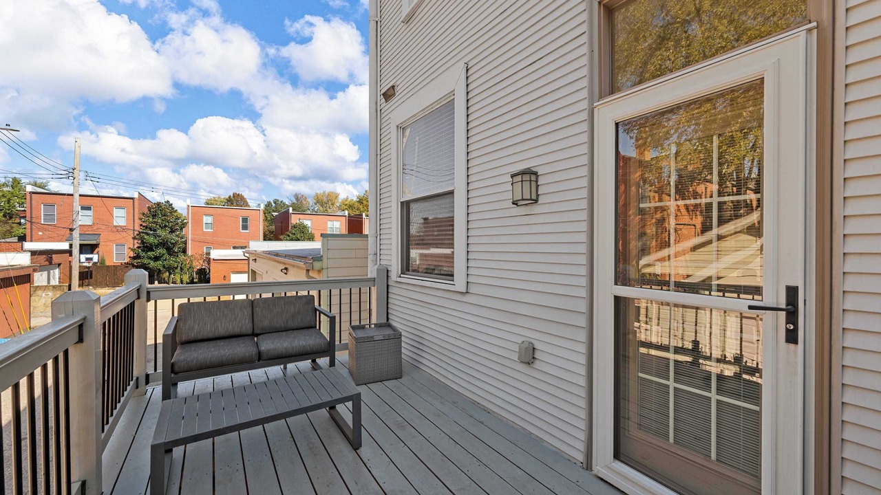 Photo of Patio Balcony in Lafayette Square