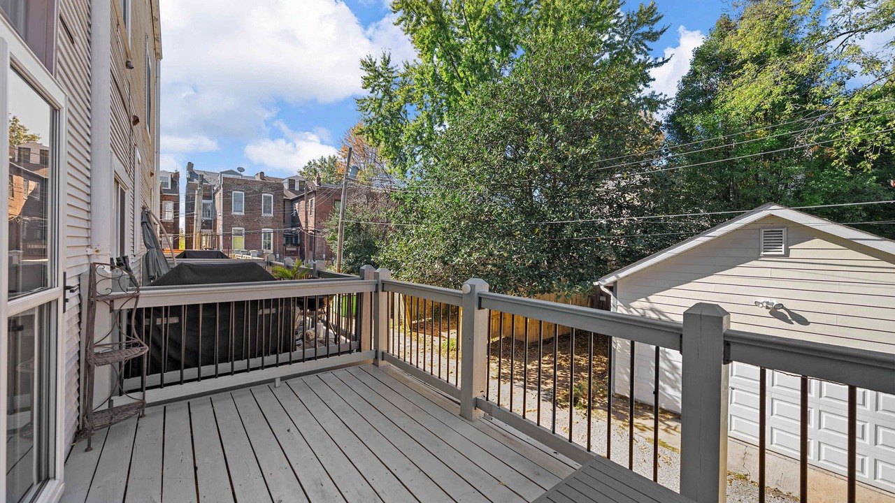 Photo of Patio Balcony in Lafayette Square