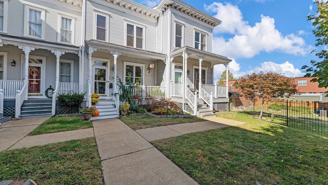 Photo of Outdoor in Lafayette Square