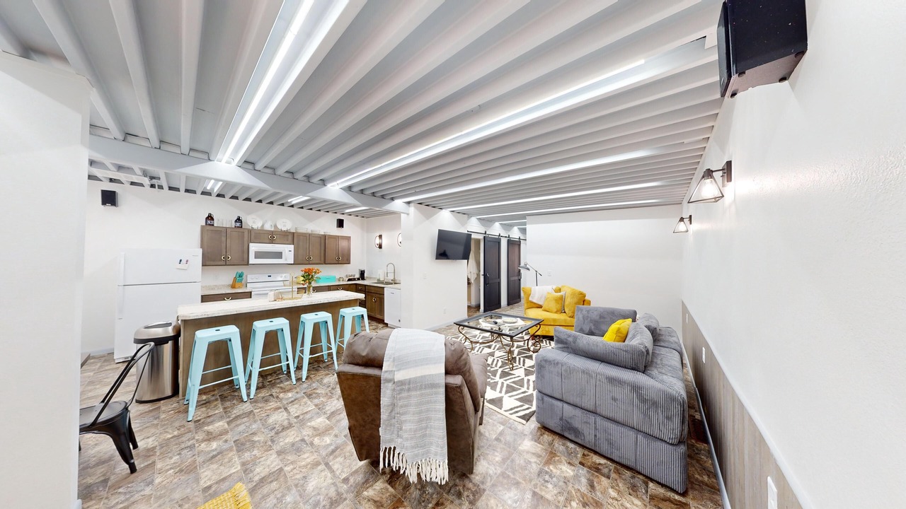 Photo of Livingroom in Lander