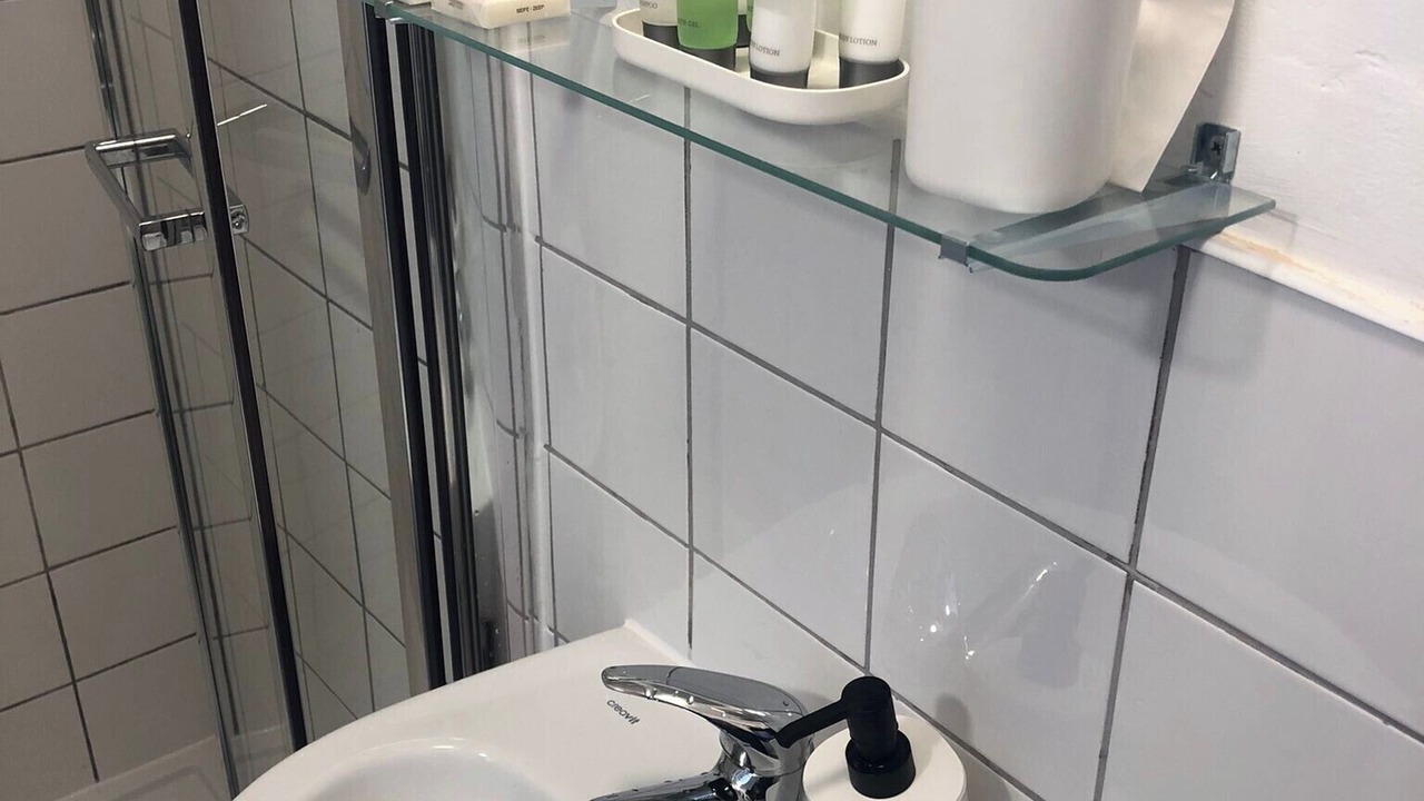 Photo of Bathroom in Leabridge