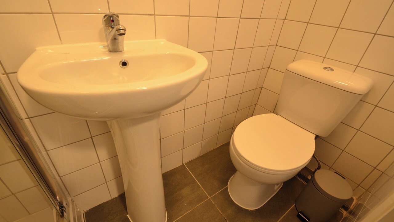 Photo of Bathroom in Leabridge