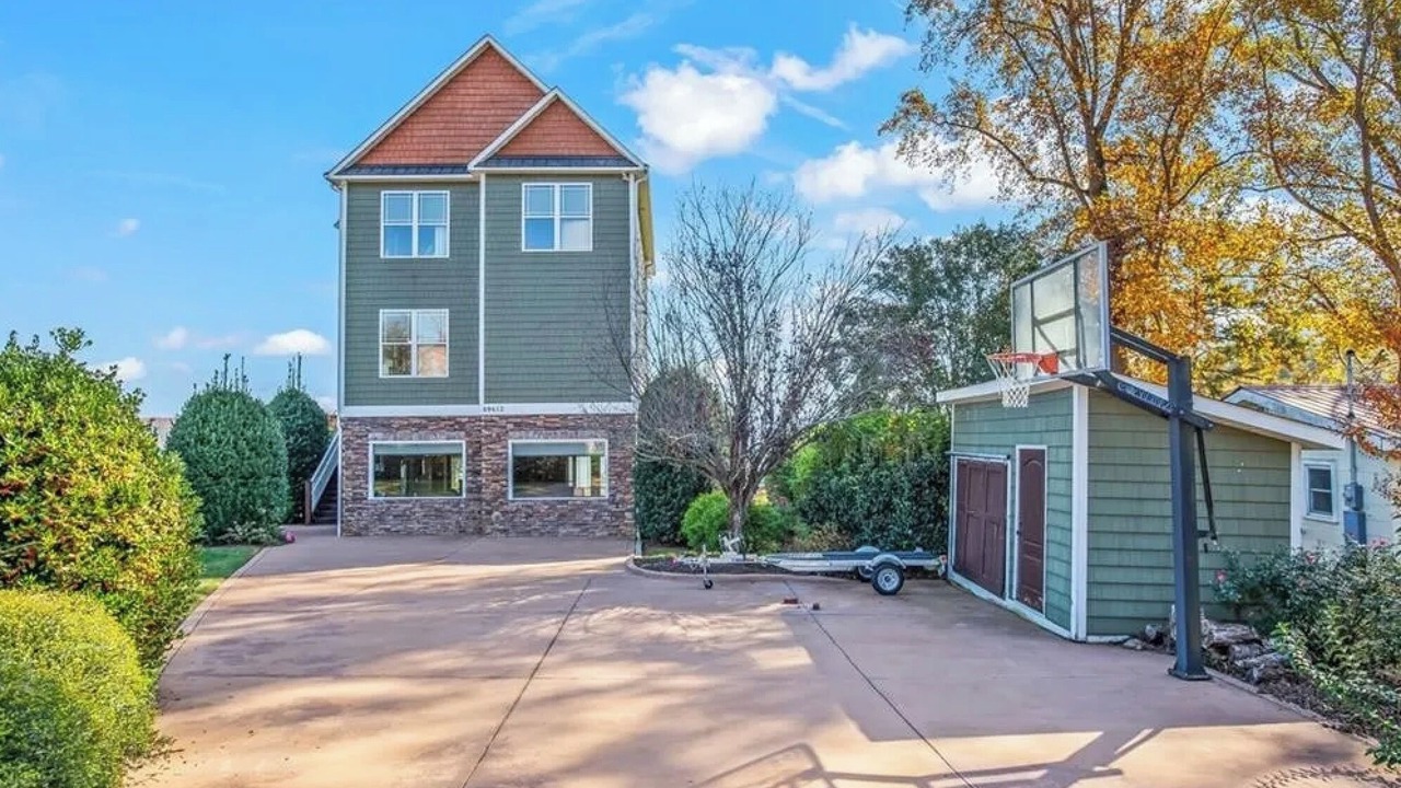 Photo of Outdoor in Norwood