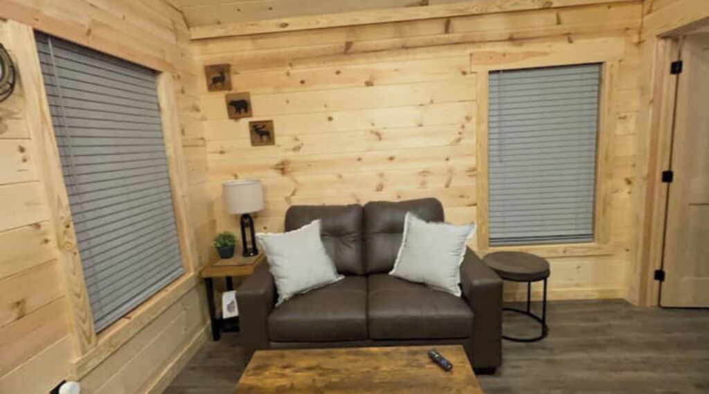 Photo of Livingroom in Cosby
