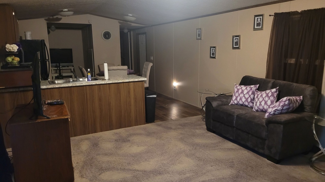 Photo of Livingroom in Eudora