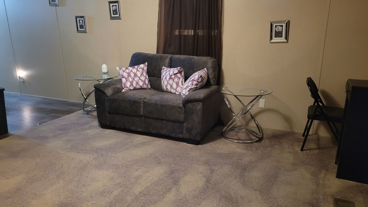 Photo of Livingroom in Eudora